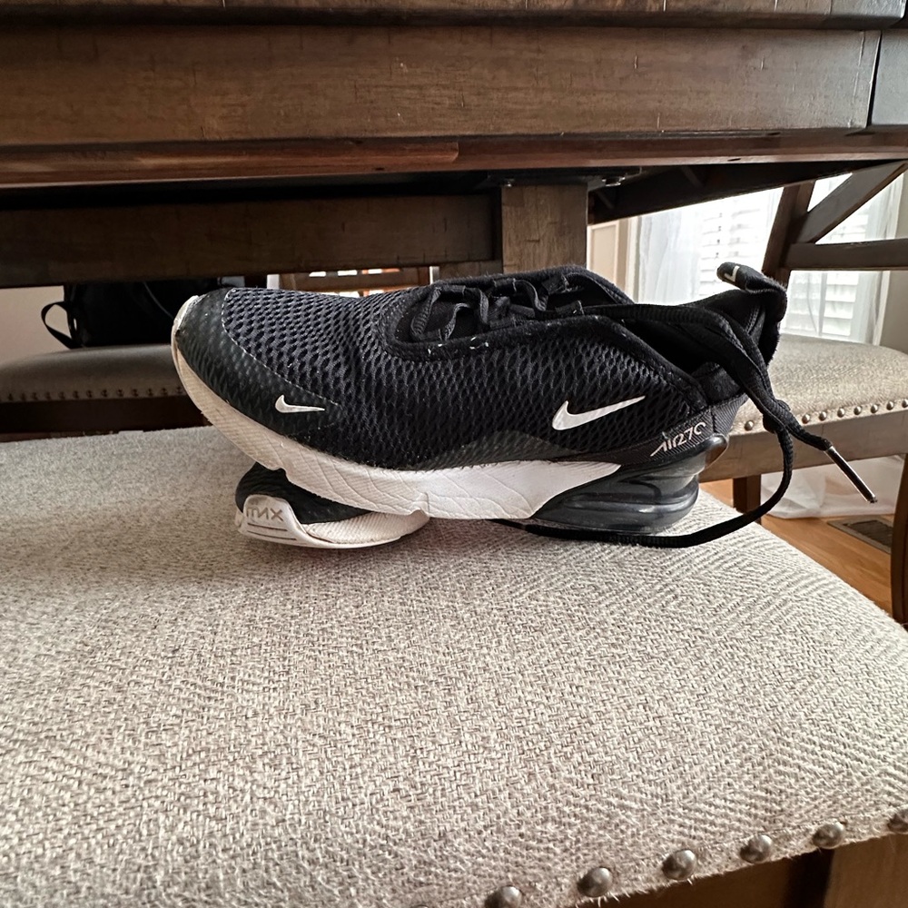 Boys Nike 270’s size 1.5Y